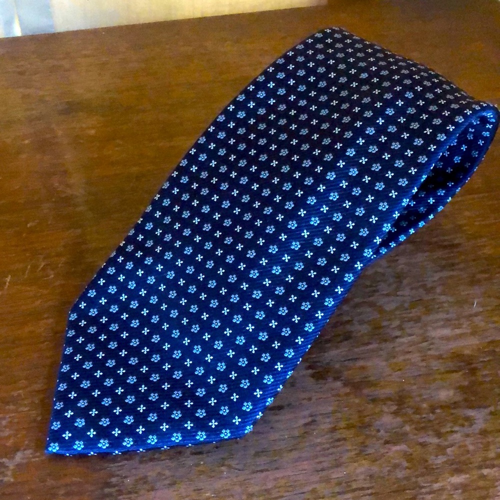 $150 New Burberry London Navy Silk Neck Tie Made in Italy